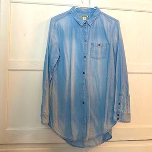 M long sleeved chambray shirt from Ruffhewn.